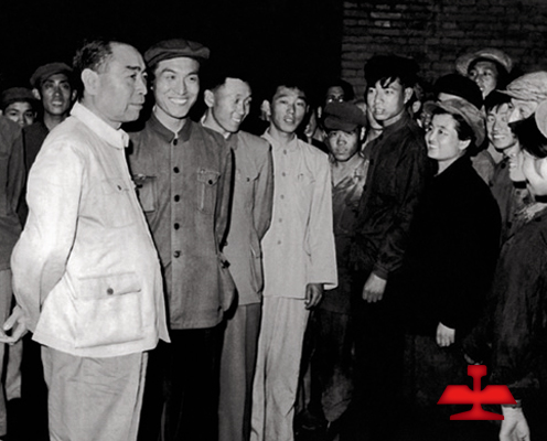 1959年毛澤東同志親切接見全國著名勞動(dòng)模范、鞍鋼老英雄孟泰